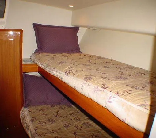 2000 Viking Enclosed Bridge