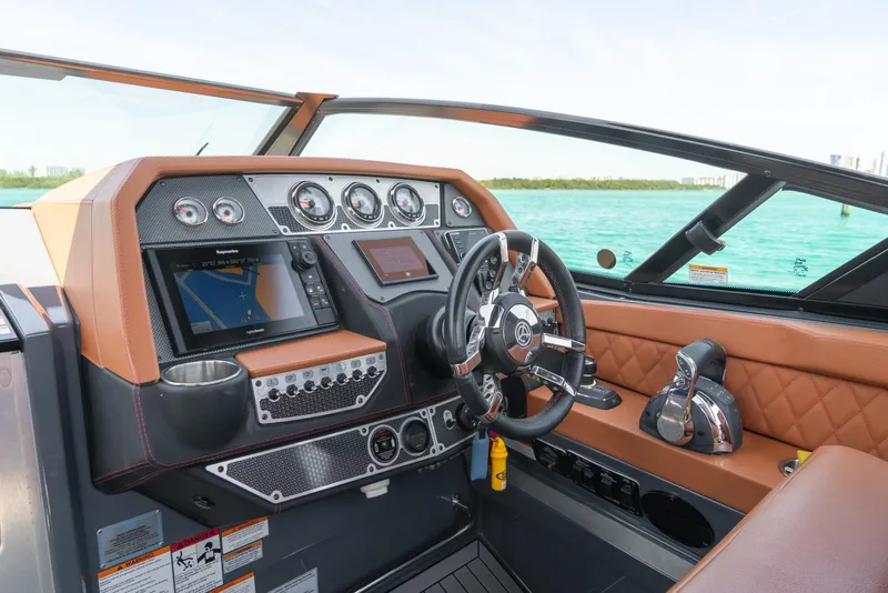 2017 Cruisers Yachts 338 CX South Beach Bow Rider