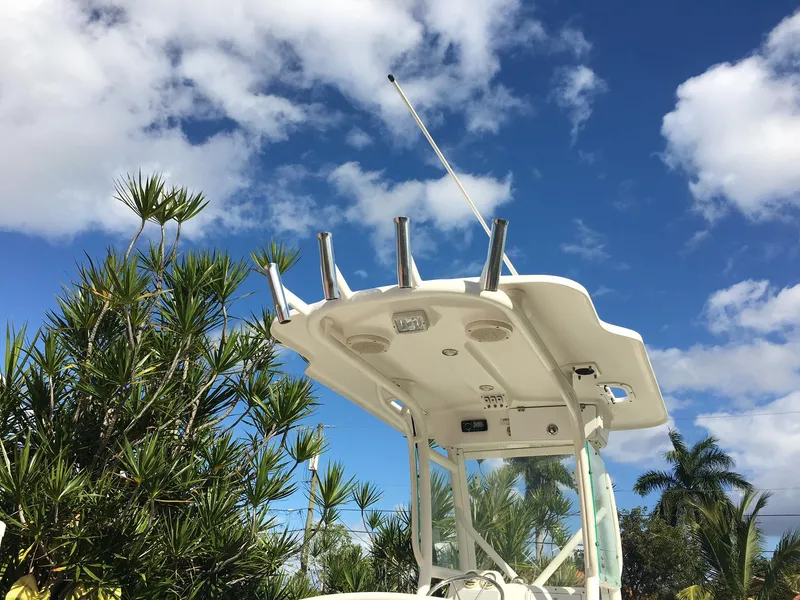 2009 Everglades 243 Center Console