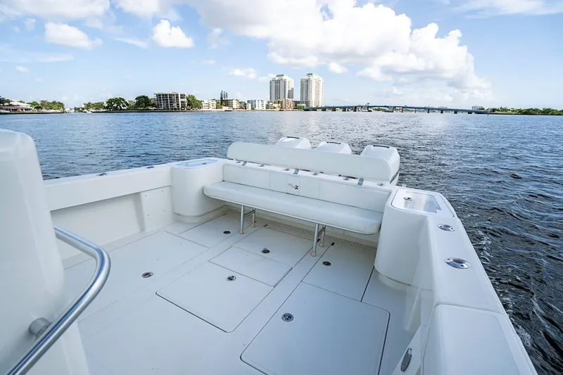2016 SeaVee 370Z