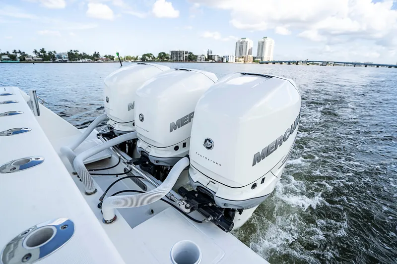 2016 SeaVee 370Z