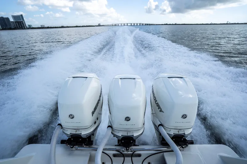 2016 SeaVee 370Z