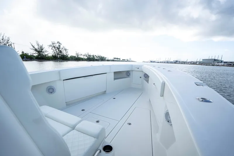 2016 SeaVee 370Z