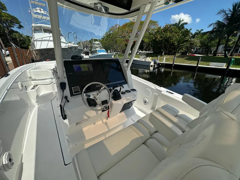 2020 Edgewater 280CC