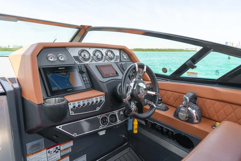 2017 Cruisers Yachts 338 CX South Beach Bow Rider