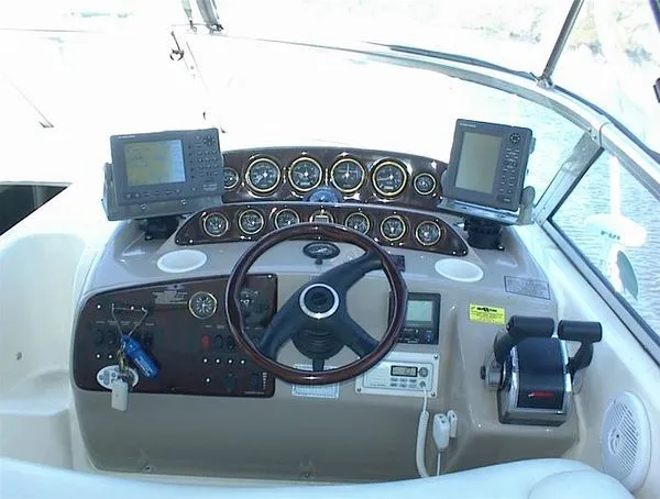 2001 Rinker Fiesta Vee