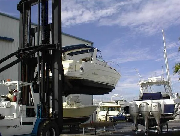 2001 Rinker Fiesta Vee