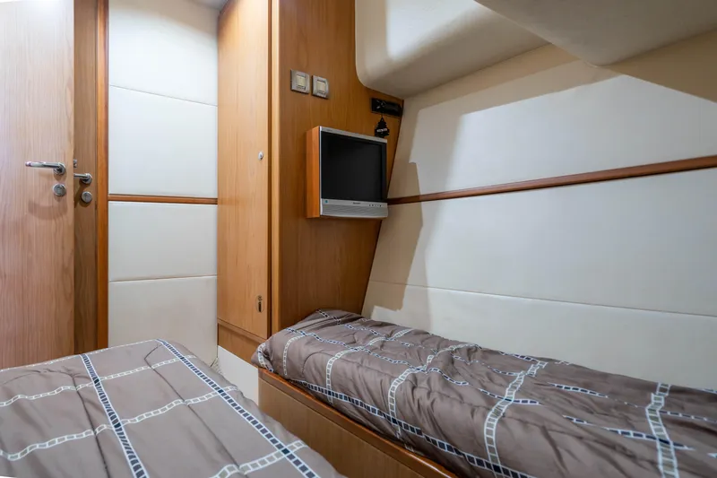 2008 Bertram 410