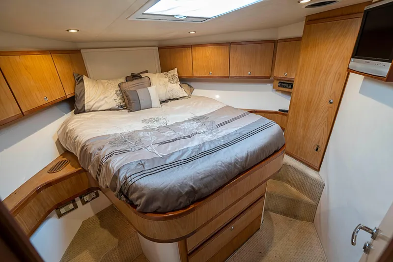 2008 Bertram 410