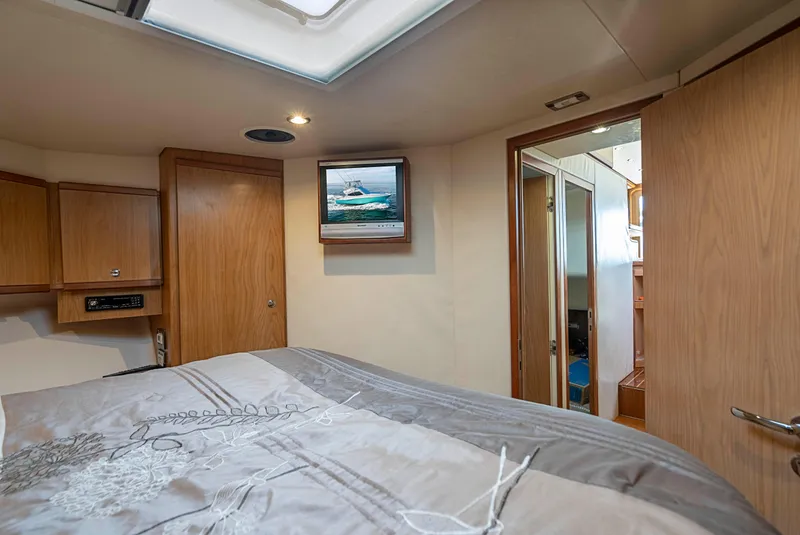 2008 Bertram 410