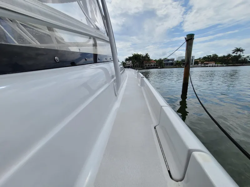 2006 Intrepid 350 Walkaround