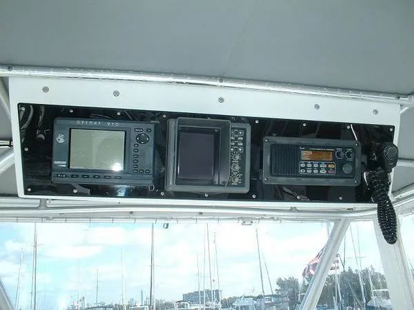 1995 Luhrs 320 Convertible