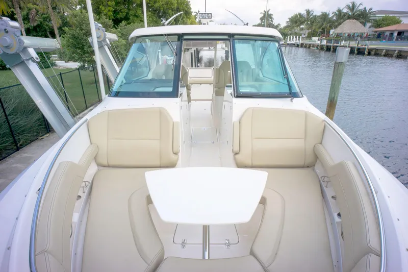 2017 Pursuit DC 325 Dual Console
