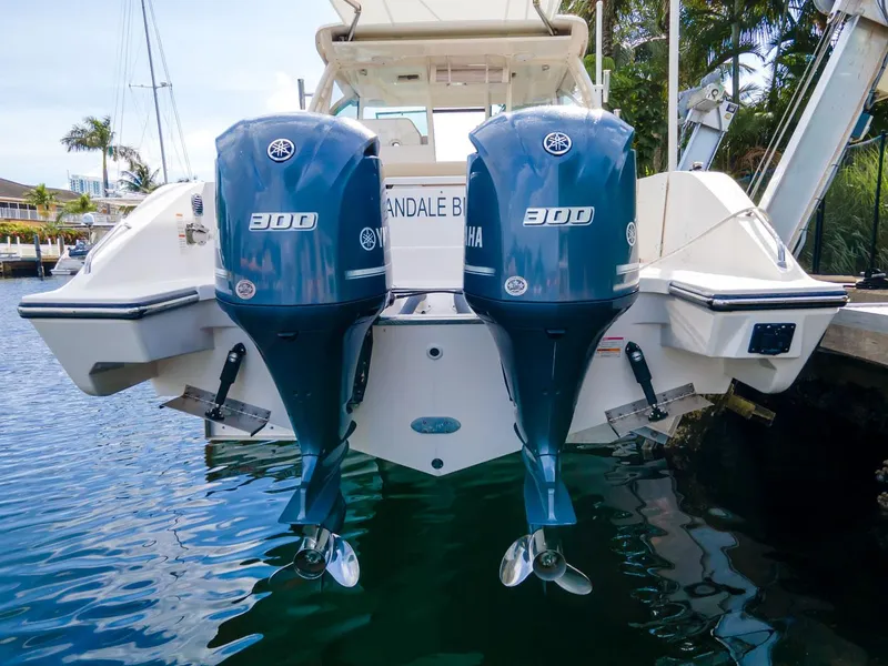 2017 Pursuit DC 325 Dual Console