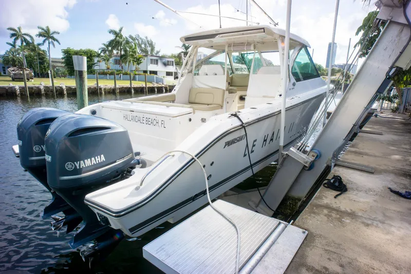 2017 Pursuit DC 325 Dual Console