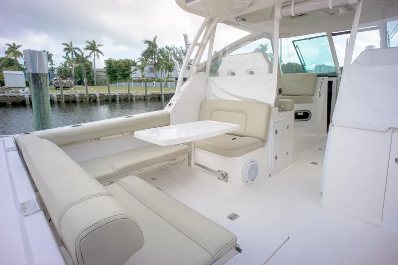 2017 Pursuit DC 325 Dual Console