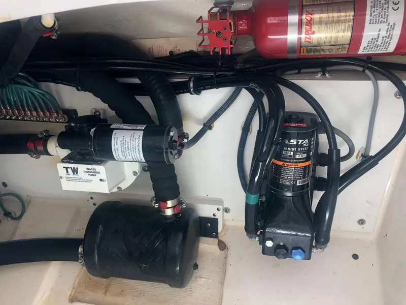 2017 Pursuit DC 325 Dual Console