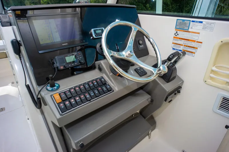 2017 Pursuit DC 325 Dual Console