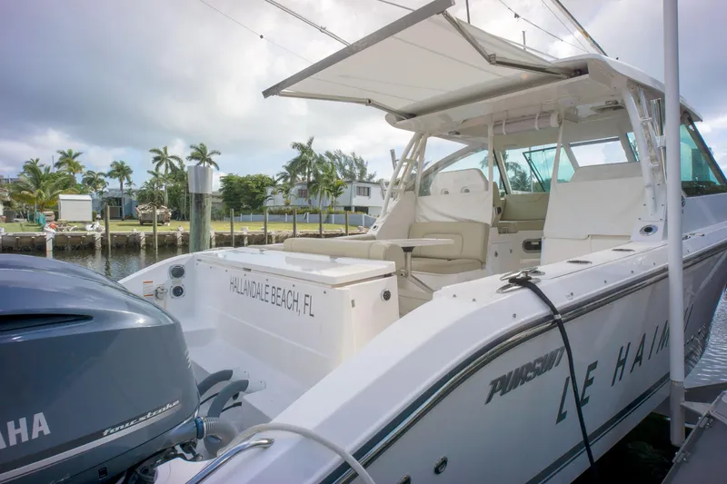 2017 Pursuit DC 325 Dual Console