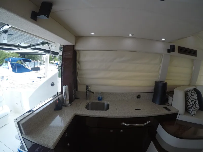 2008 Sea Ray Sedan Bridge