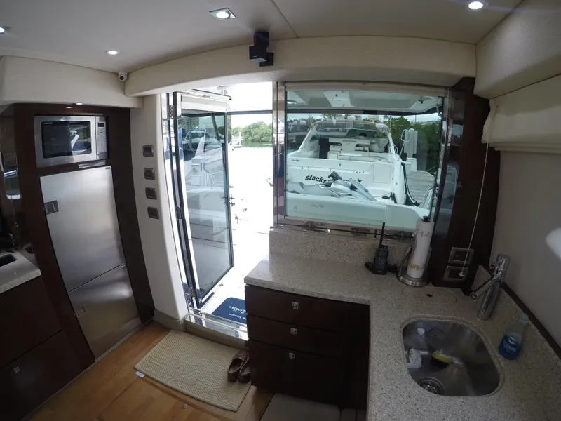 2008 Sea Ray Sedan Bridge