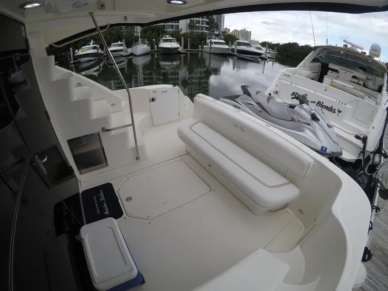 2008 Sea Ray Sedan Bridge