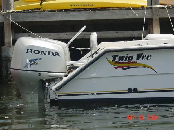 2001 Twin Vee Weekender
