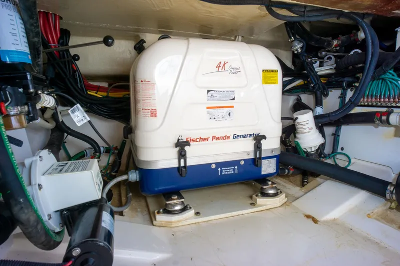 2017 Pursuit DC 325 Dual Console