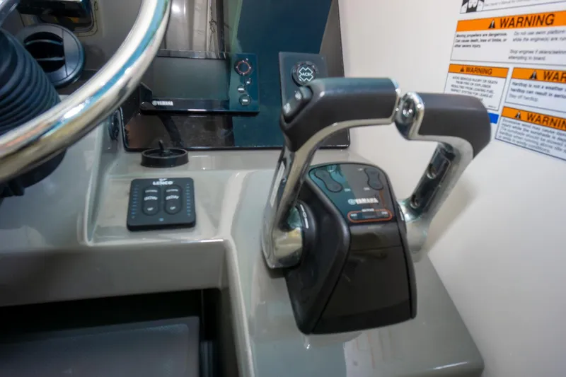 2017 Pursuit DC 325 Dual Console