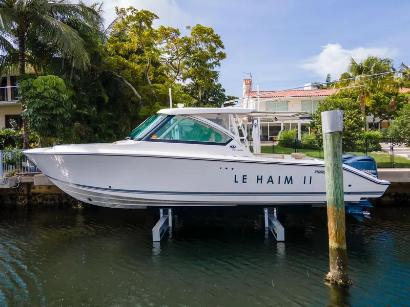 2017 Pursuit DC 325 Dual Console