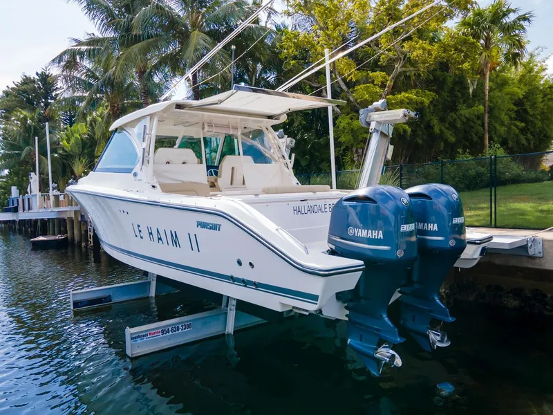 2017 Pursuit DC 325 Dual Console