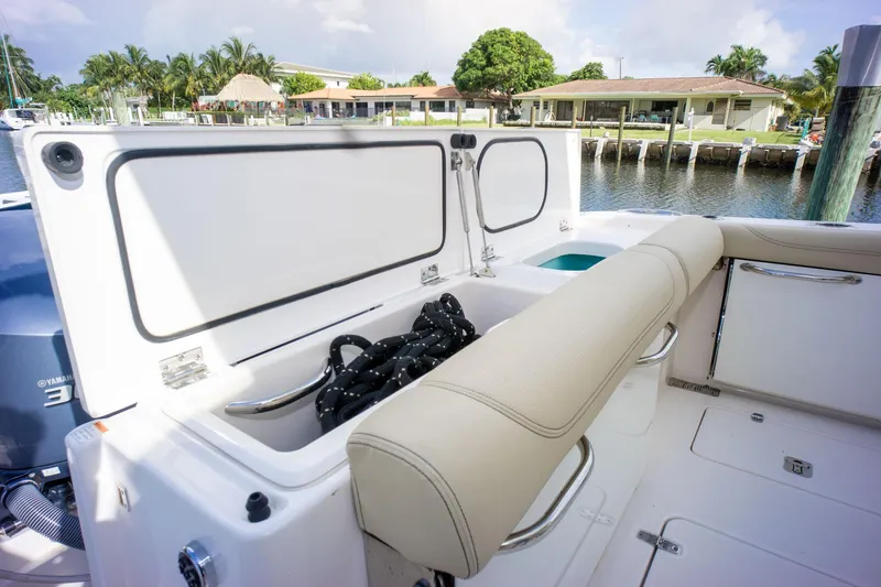 2017 Pursuit DC 325 Dual Console