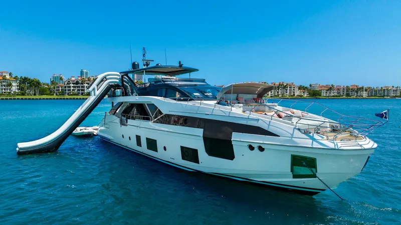 2020 Azimut 27 Metri