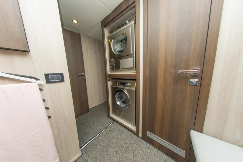 2020 Azimut 27 Metri