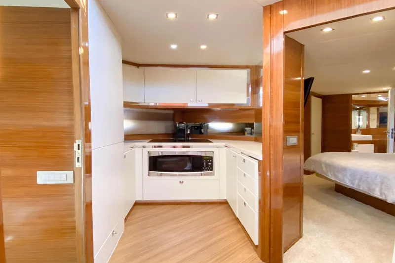 2012 Uniesse 55S