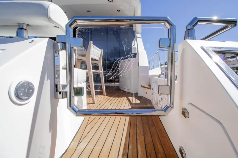 2012 Uniesse 55S