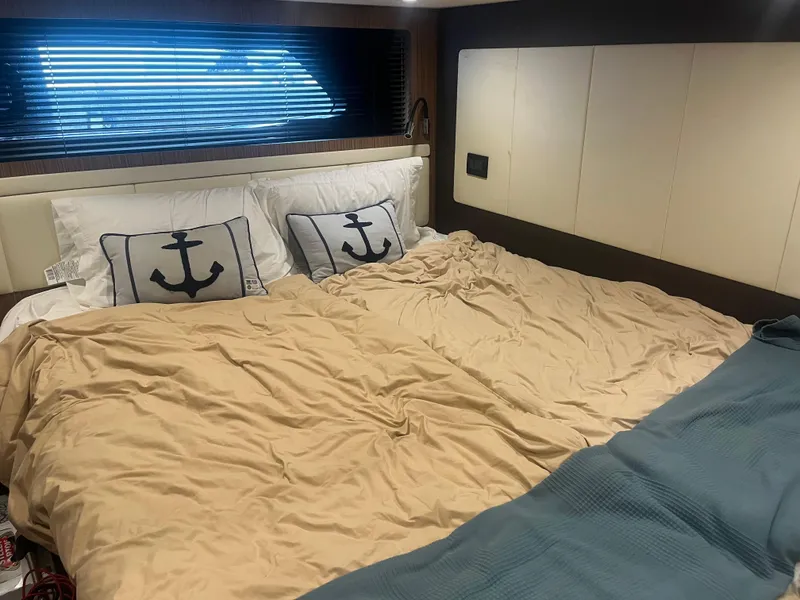 2016 Azimut Atlantis 43
