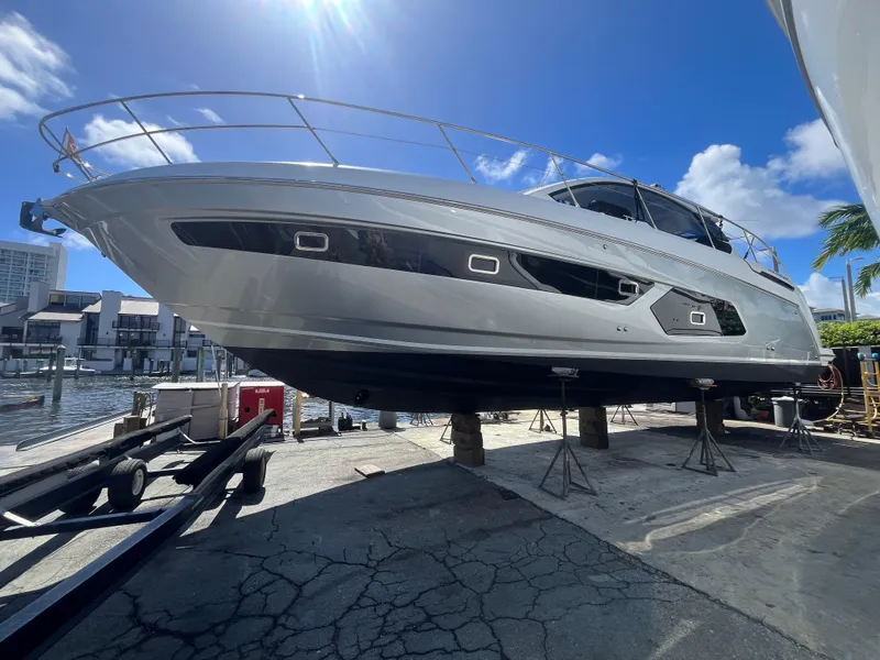 2016 Azimut Atlantis 43
