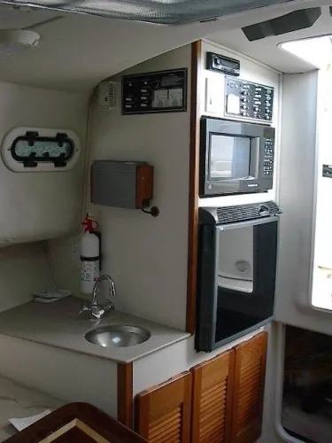 2003 Pursuit 3070 Offshore