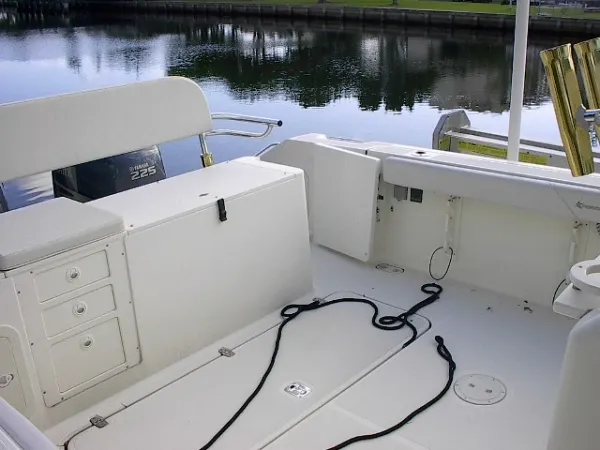 2003 Pursuit 3070 Offshore