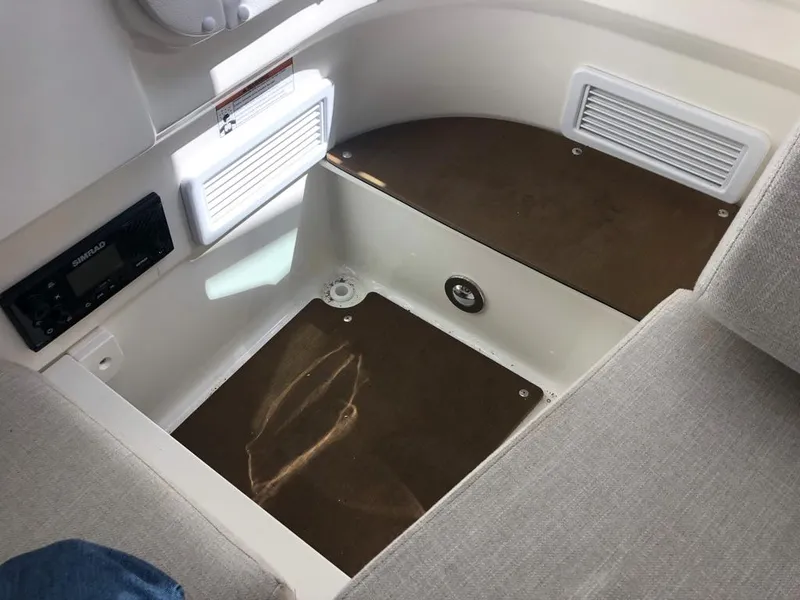2021 Sea Ray SLX 350 Outboard