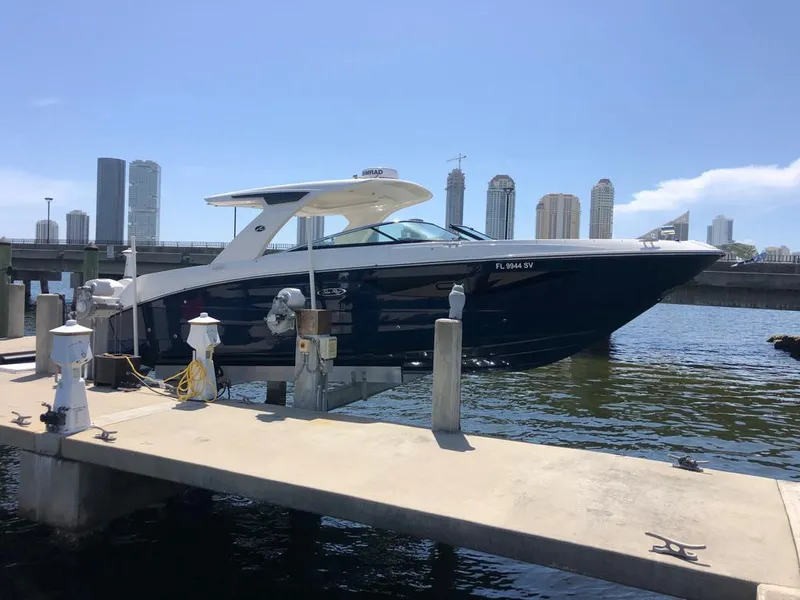2021 Sea Ray SLX 350 Outboard