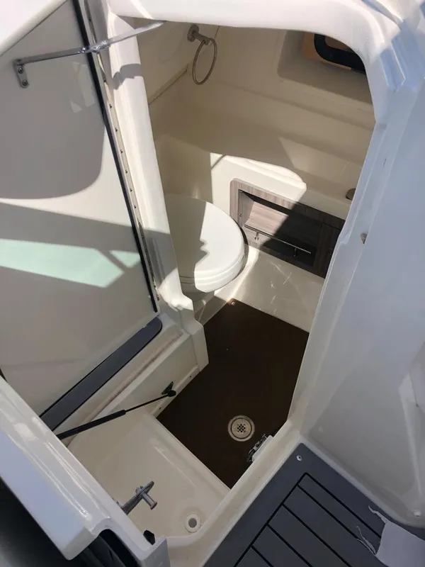 2021 Sea Ray SLX 350 Outboard