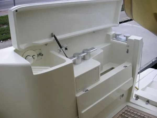 1998 Ferretti Yachts Motoryacht