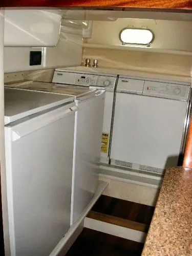 1998 Ferretti Yachts Motoryacht