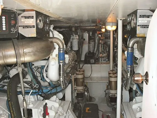 1996 Bertram Enclosed Bridge