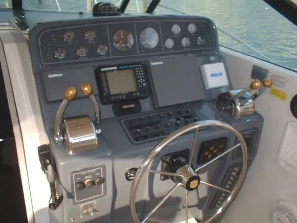 1996 Tiara Yachts 3300 Open