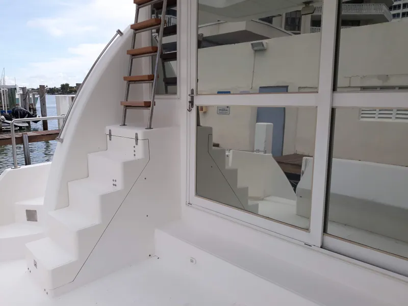 1998 Hyatt Motor Yacht