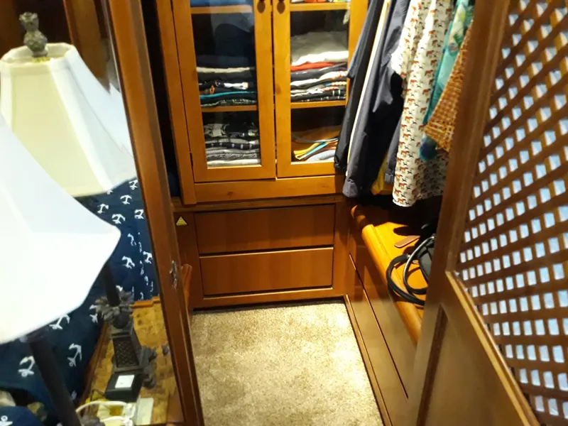 1998 Hyatt Motor Yacht