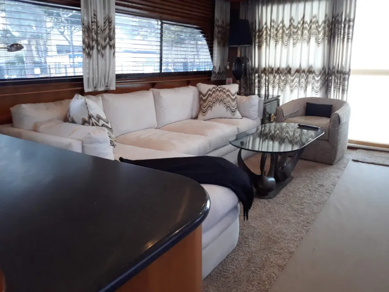 1998 Hyatt Motor Yacht